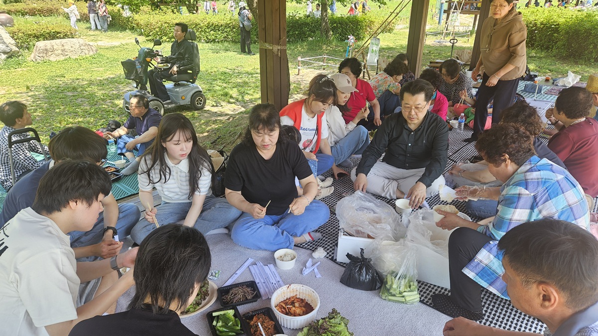 지역사회 섬김 활동사진 1